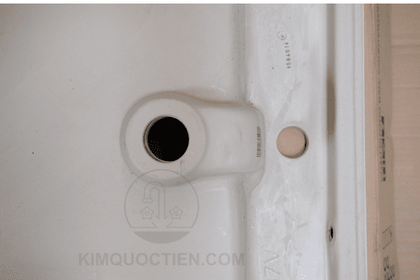 Lỗ Thoát Nước Của Chậu Rửa Lavabo INAX L-2397V