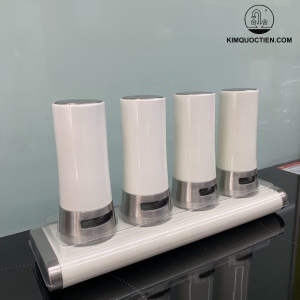 Tính năng đóng mở tự động cho phép thao tác chỉ với một tay, mang đến sự tiện lợi tối đa cho người dùng