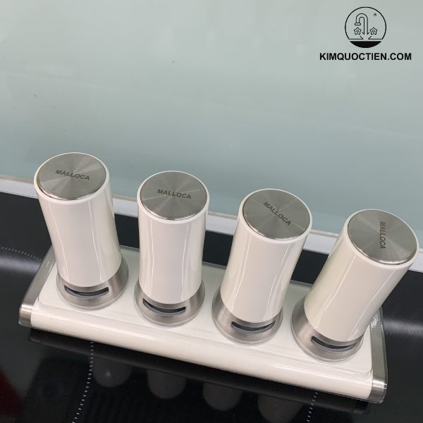 Thiết kế trong suốt giúp người dùng quan sát lượng gia vị bên trong để bổ sung kịp thời