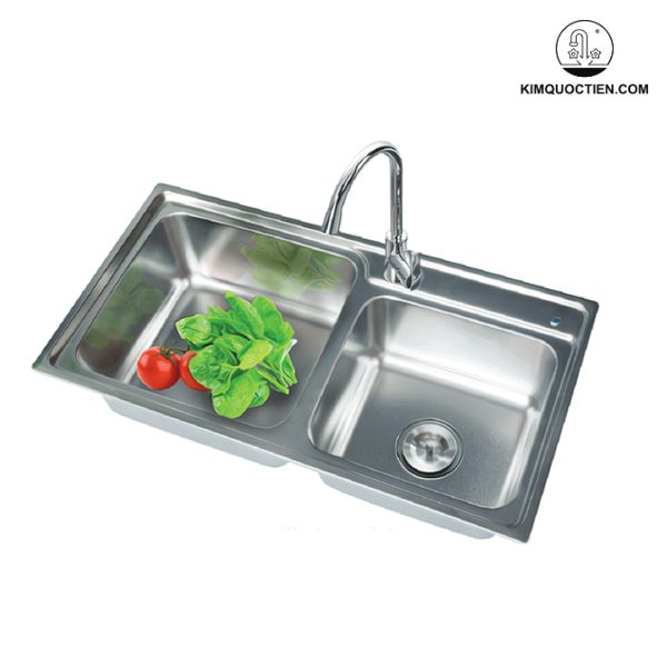 Chậu rửa Eurosun EU-8143E6 với kích thước rộng rãi và lòng chậu sâu, mang đến không gian thoải mái cho việc rửa và chuẩn bị thực phẩm, đồng thời bộ siphon chất lượng cao giúp thoát nước nhanh chóng và ngăn ngừa mùi khó chịu.