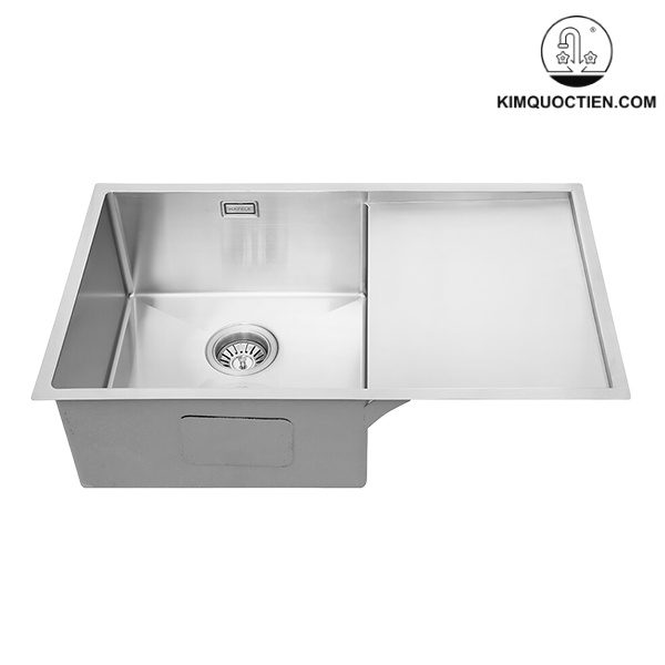 Lòng chậu lớn được gia cố bằng công nghệ mạ Chrome giữ cho bề mặt ít bị trầy xước, luôn sáng bóng