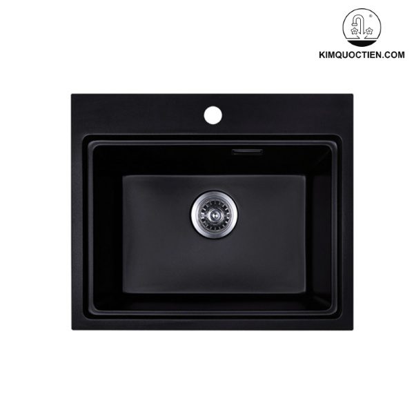 Chất liệu đá thạch anh màu đen giúp mẫu chậu rửa đơn Hafele nổi bật trong căn bếp