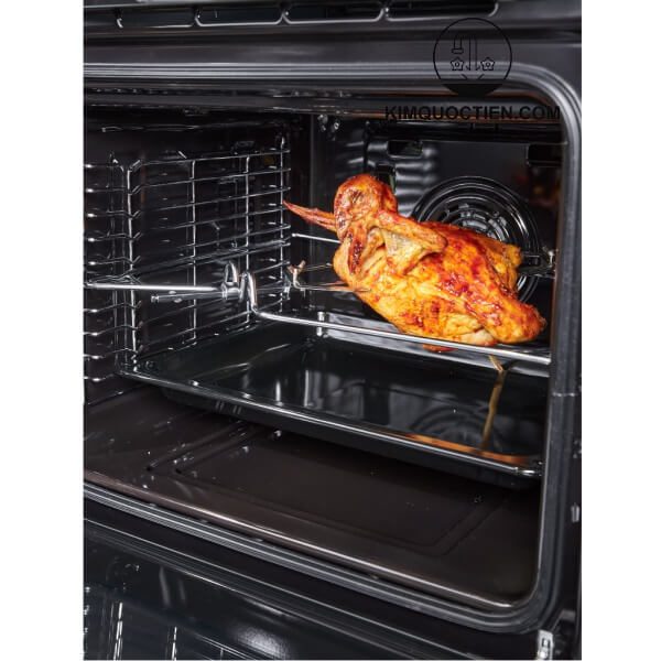 Hệ thống hơi nước hiện đại giúp loại bỏ vết bẩn của mỡ bám trong lò nướng