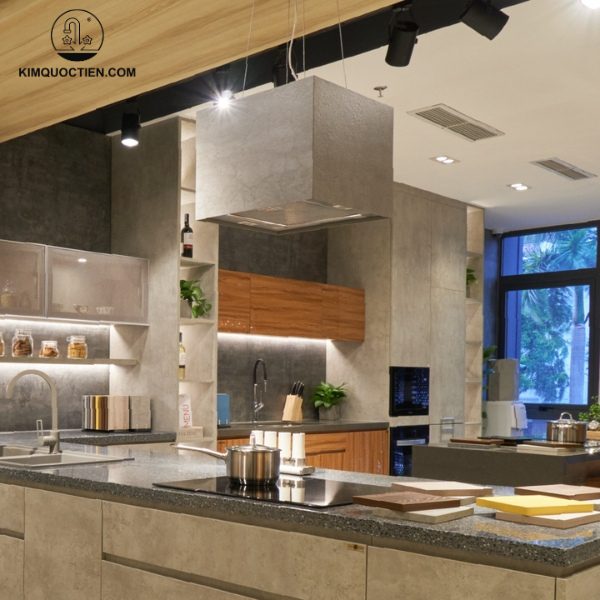 Thiết kế dạng treo độc lập với 4 dây cáp cố định có chiều dài tối đa 1.5m tạo điểm nhấn cho căn bếp sang trọng và hiện đại