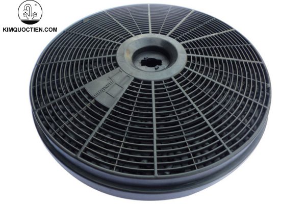 Hệ thống khử mùi bằng than hoạt tính và đường ống thoát khí giúp loại bỏ mùi hôi hiệu quả