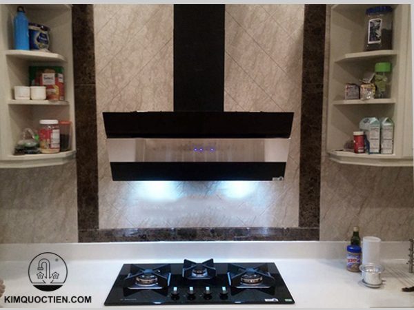 Máy hút mùi MALLOCA MC-9003 áp tường nổi bật với thiết kế vuông vắn