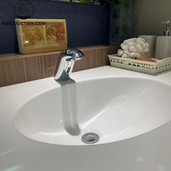 Vòi chậu lavabo cảm ứng Caesar A910 sở hữu thiết kế thông minh, mang đến sự tiện lợi và an toàn vệ sinh cho người sử dụng nhờ công nghệ cảm ứng.