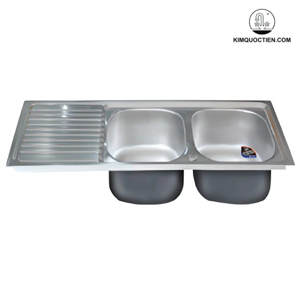 Chậu rửa chén Đại Thành ĐA4 3 hộc 1 bàn với chất liệu inox siêu bền, công nghệ dập liền khối và lớp sơn chống ồn mang đến độ bền vượt trội, tính thẩm mỹ cao và sự thoải mái cho người dùng.