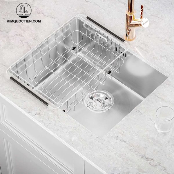 Thiết kế góc lượn R15 bên trong lòng chậu giúp việc vệ sinh mọi ngóc ngách trở nên nhanh chóng và dễ dàng