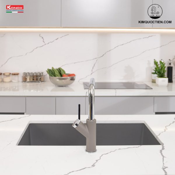 Hình ảnh vòi rửa chén của chậu rửa đến từ thương hiệu KONOX