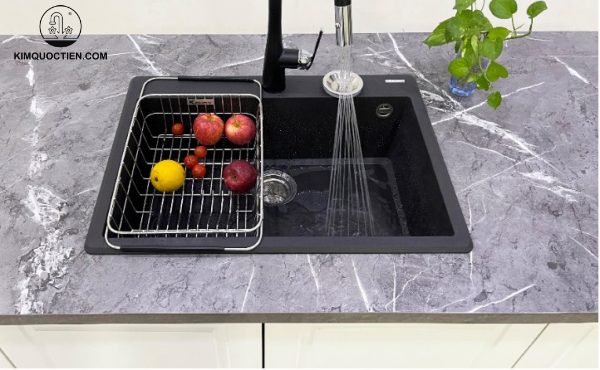 Chậu có thiết kế vát cạnh tinh tế giúp tăng tính thẩm mỹ cho không gian