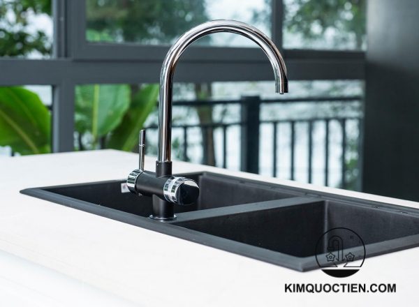 Vòi Rửa Chén KONOX Trim-Water Black 3 Đường Nước thiết kế trang nhã tạo điểm nhấn cho căn bếp