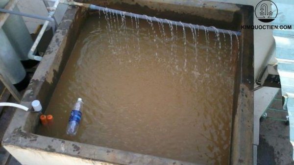 bồn cầu inax bị rỉ nước