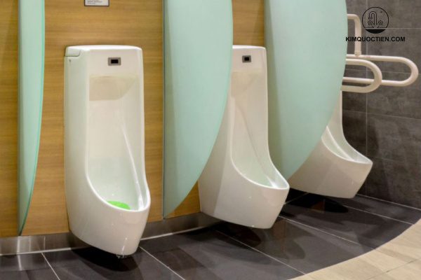 So sánh thiết bị vệ sinh cotto và inax