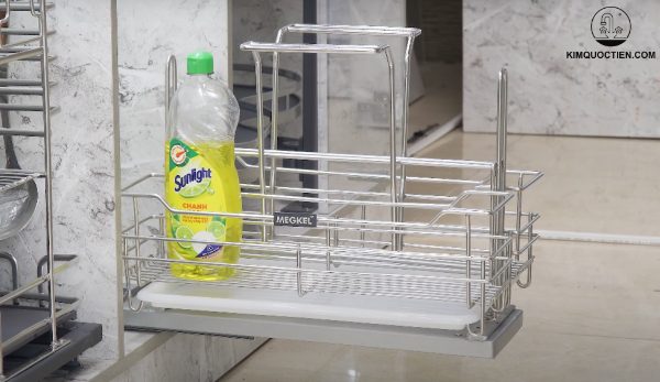 Khay hứng nước tích hợp, giúp giữ cho tủ bếp luôn khô ráo và sạch sẽ