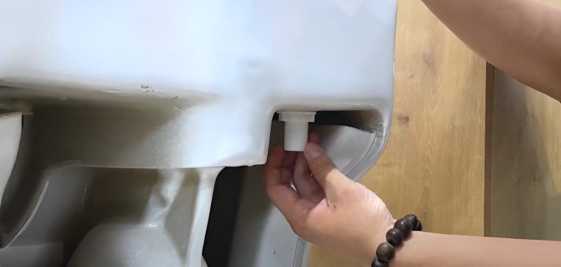 Bồn cầu chảy nước liên tục