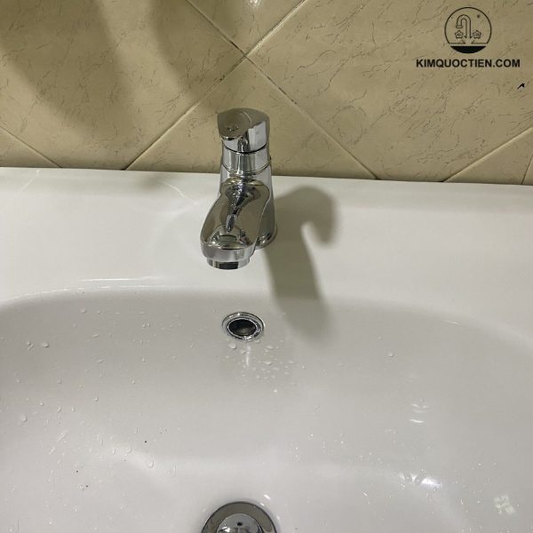 Bộ phận Gioăng được làm từ cao su có tính đàn hồi cao, chịu nhiệt tốt, đảm bảo nước không bị rò rỉ trong quá trình sử dụng