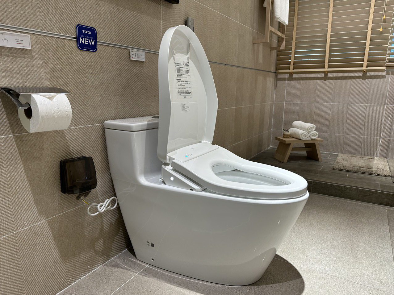 Bồn cầu toto 1 khối