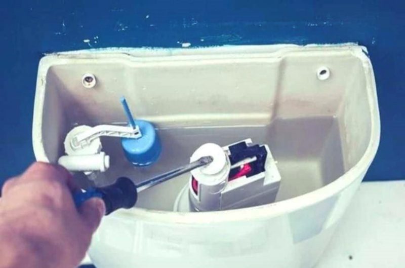 phao bồn cầu không ngắt nước