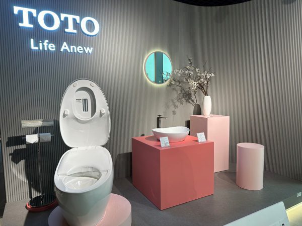 ban cau toto khuyen mai