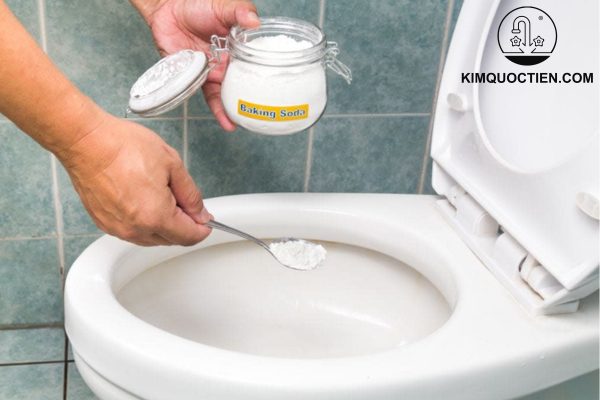 5 cách làm sạch nắp nhựa bồn cầu bị ố vàng hiệu quả tại