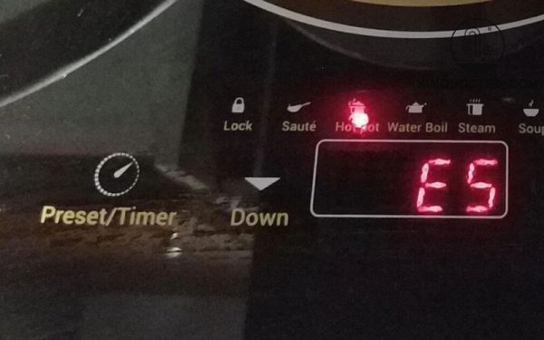 bếp từ báo lỗi E5