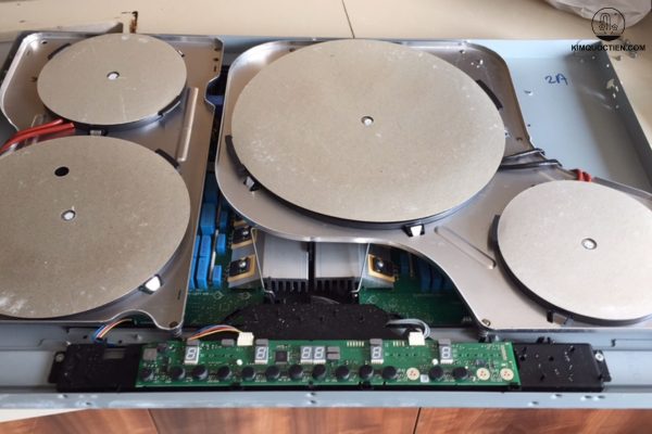 bếp từ lên nguồn rồi tắt