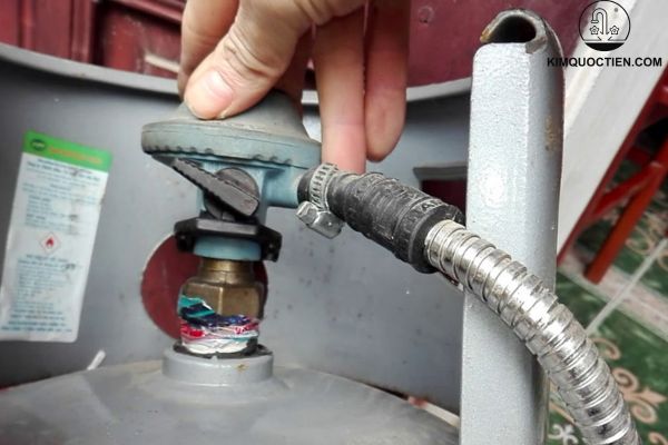 bếp ga bị rò ga