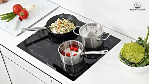 bếp hồng ngoại bật tắt liên tục