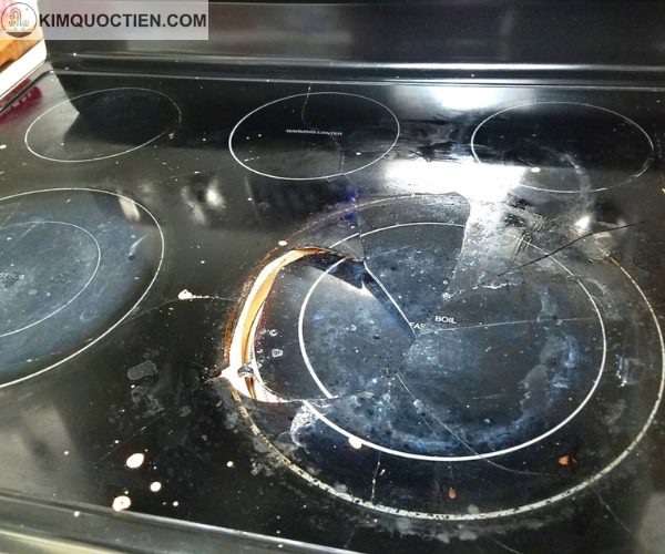 bếp hồng ngoại bị nứt mặt kính có sao không