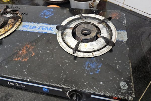 mặt kính bếp ga bị nứt