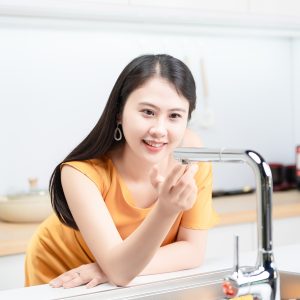 VÒI Rửa Bát DÂY RÚT NÓNG LẠNH MANIA NB215T