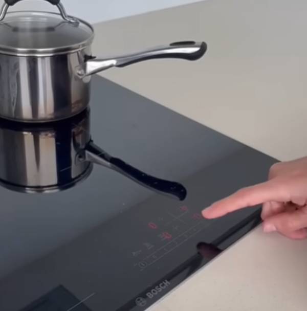 cảnh báo nhiệt dư của bếp từ