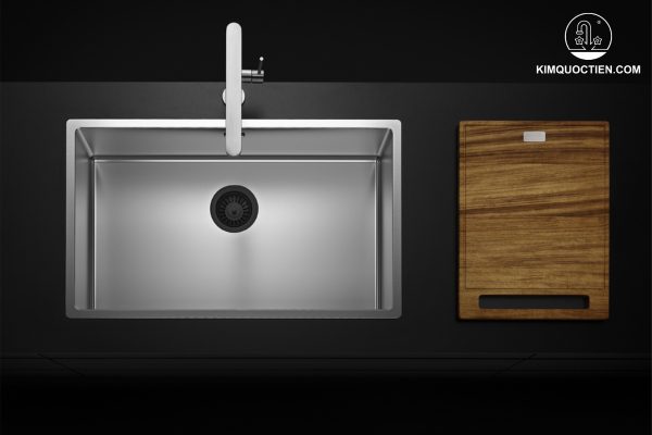 Chậu được sản xuất từ inox 304 không gỉ với vân cát siêu mịn hạn chế bám bẩn, đảm bảo vệ sinh trong suốt quá trình sử dụng