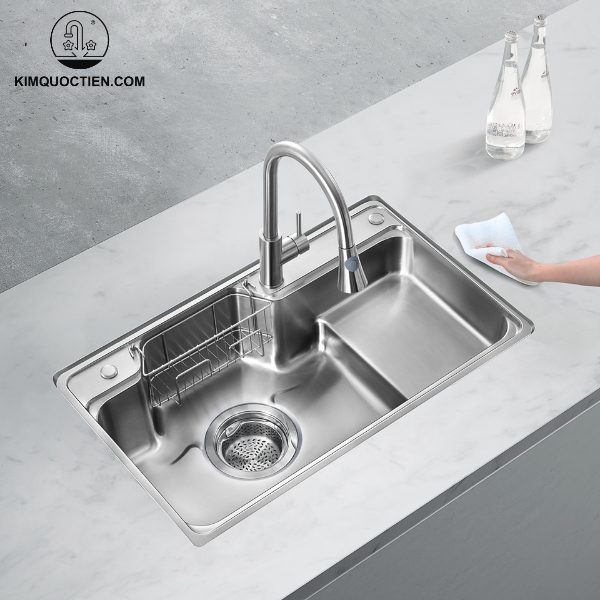 Thiết kế lòng chậu sâu nhằm hạn chế nước bắn ra ngoài khi sử dụng, đảm bảo vệ sinh cho không gian bếp