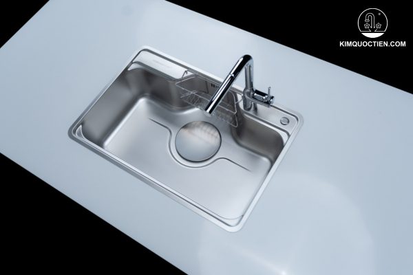 Chậu rửa bát LIKEN NL725D được thiết kế để lắp âm, tạo sự liền mạch và sang trọng cho mặt bếp