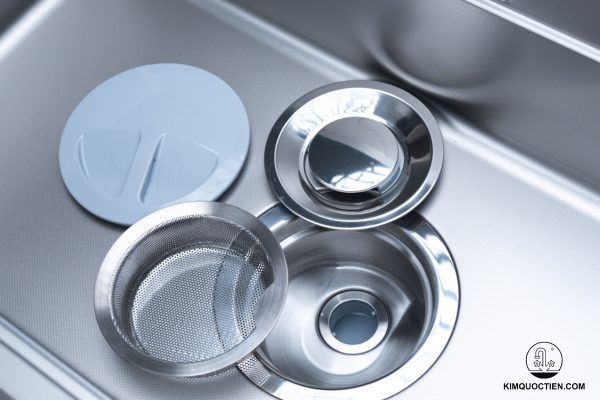 Cấu tạo 3 lớp lọc của bát rác giúp chống tắc nghẽn, phù hợp với thói quen sử dụng của người Việt