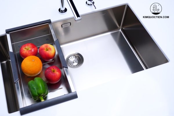 Hố rác được cải tiến đúc nguyên khối, không có khớp nối giúp tăng tính thẩm mỹ và ngăn ngừa rò rỉ nước