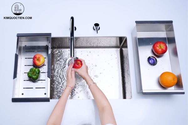 Chậu được trang bị lớp chống thấm cùng hệ thống Siphon có khả năng thoát nước tốt giúp hạn chế tình trạng đọng nước gây mùi khó chịu