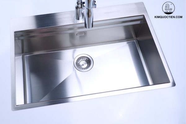 Chậu còn có khả năng lắp đặt cả dương và bán âm mặt đá, linh hoạt cho nhiều kiểu thiết kế bếp