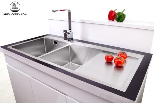 LIKEN NL749 là sự kết hợp tinh tế giữa nét truyền thống và phong cách đổi mới, tạo nên một thiết kế hoàn hảo cho không gian bếp