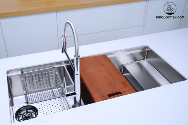 Bàn chờ tích hợp sẵn là trợ thủ đắc lực, giúp bạn tiết kiệm thời gian và công sức khi chế biến món ăn