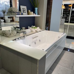 Bồn tắm massage Caesar xây không chân không yếm MT0870A