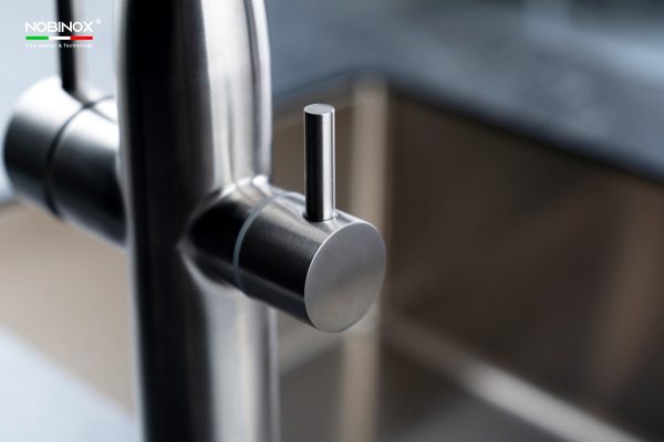 Vòi rửa chén NOBINOX VIVO NX570 ống mềm nóng lạnh 3 đường nước