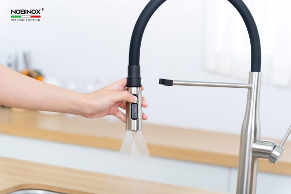 Vòi rửa chén NOBINOX ALTO NX550 ống mềm nóng lạnh