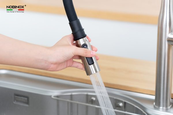 Vòi rửa chén NOBINOX ALTO NX550 ống mềm nóng lạnh