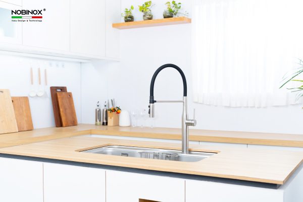 Vòi rửa chén NOBINOX ALTO NX550 ống mềm nóng lạnh