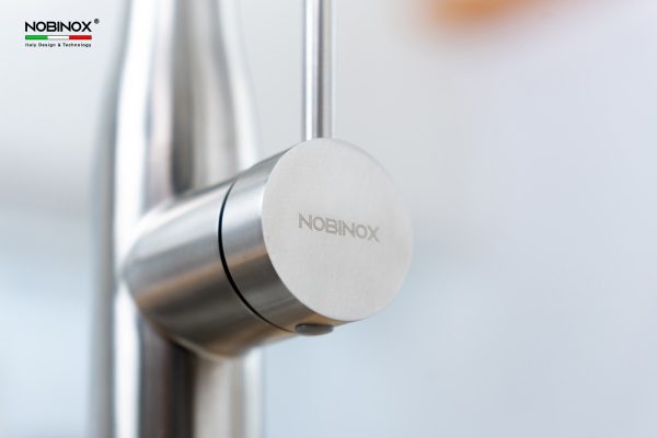 Vòi rửa chén NOBINOX ALTO NX550 ống mềm nóng lạnh