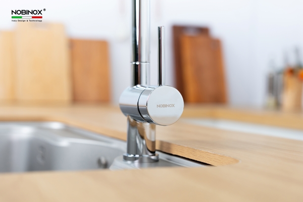 Vòi rửa chén NOBINOX BIANCO NX600 dây rút nóng lạnh