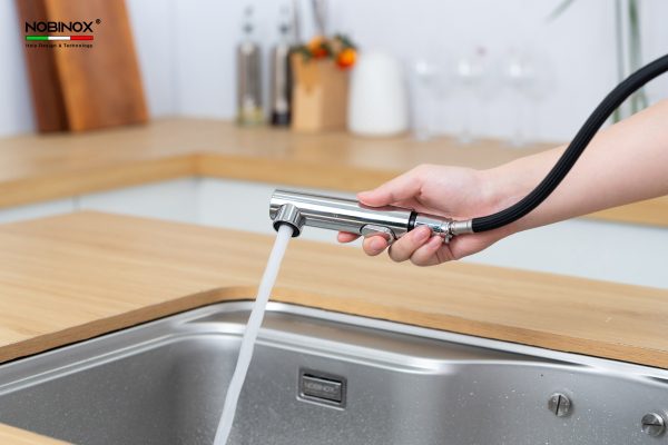 Vòi rửa chén NOBINOX BIANCO NX600 dây rút nóng lạnh